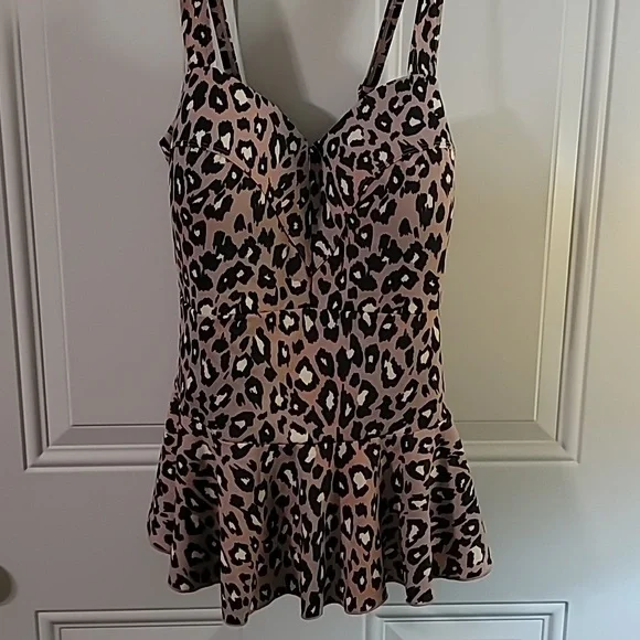 G.I.L.I. Pink and Black Bustier Peplum Swim Tankini - Picture 3 of 8